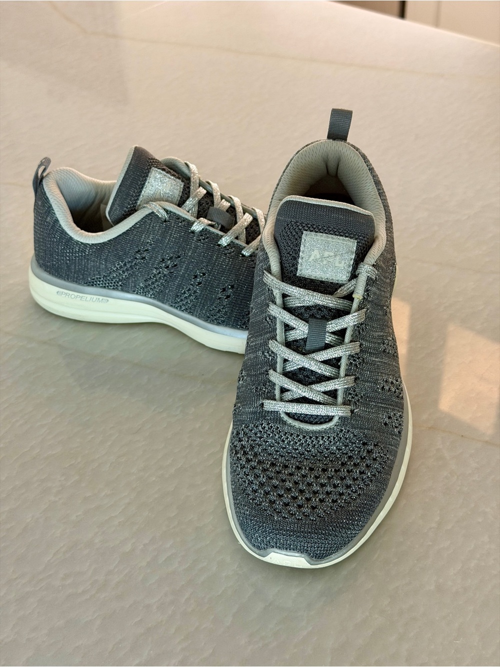 APL Lululemon Techloom Pro W Silver Sneakers